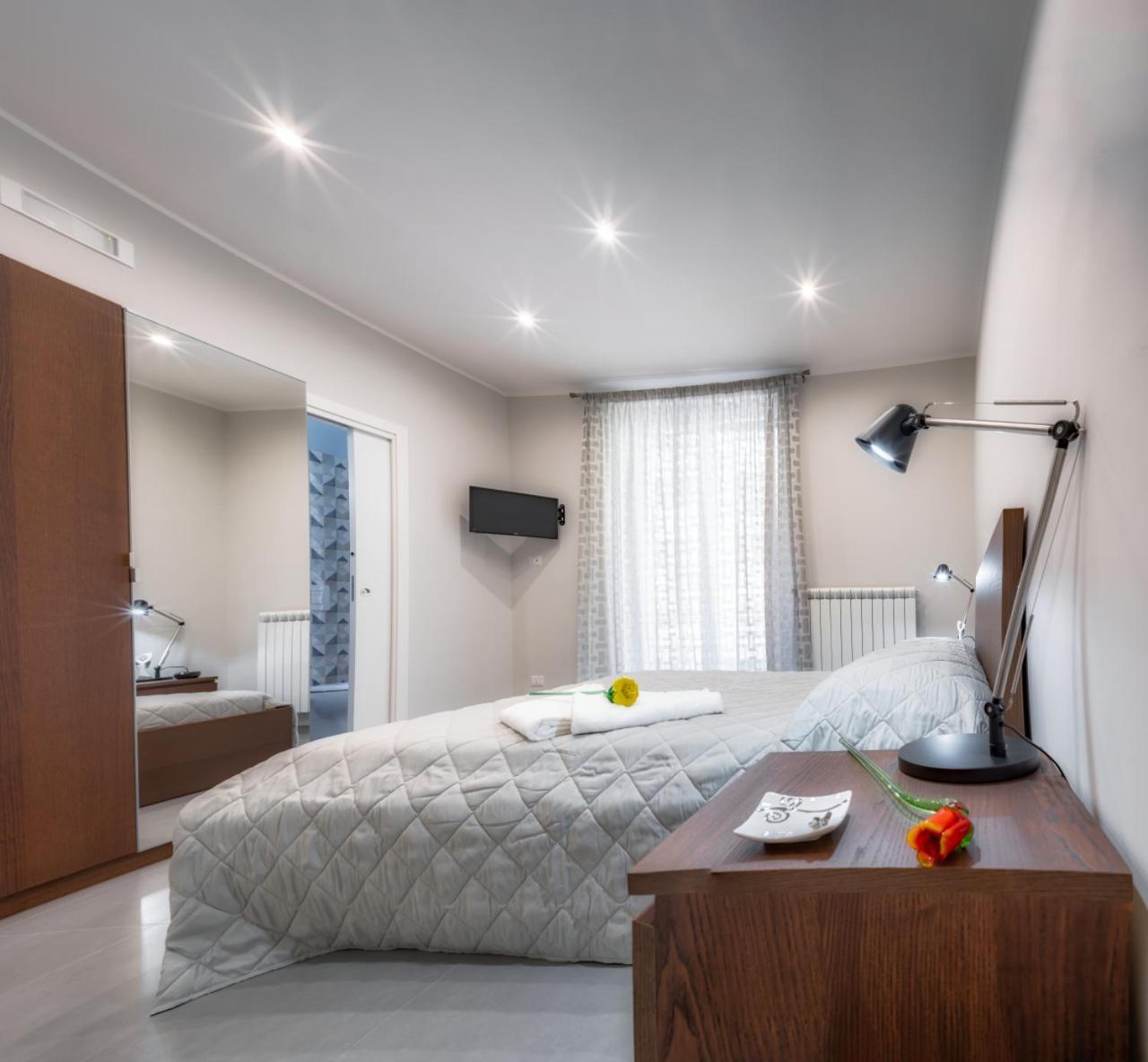 Bed and Breakfast Dame Салерно Экстерьер фото